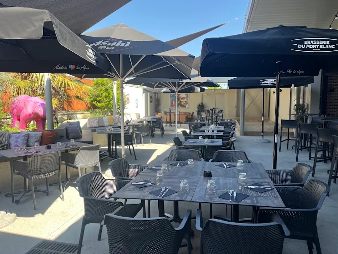 Grande terrasse aménagée du NM